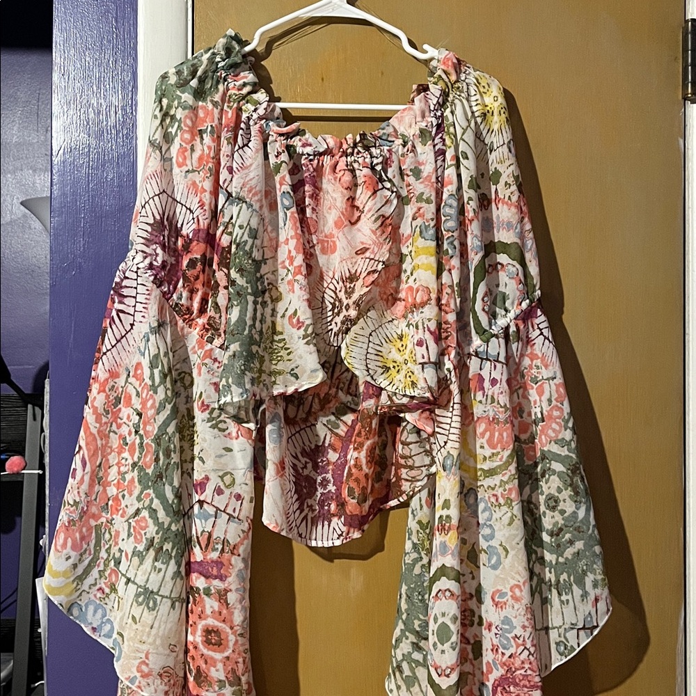 Live 4 Truth Cropped Watercolor Flowy Floral Abstract Blouse - Picture 8 of 11